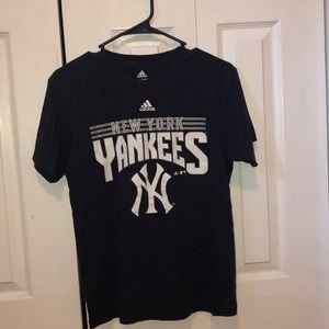 ❌Boys LG (14-16) Adidas Yankee Shirt❌